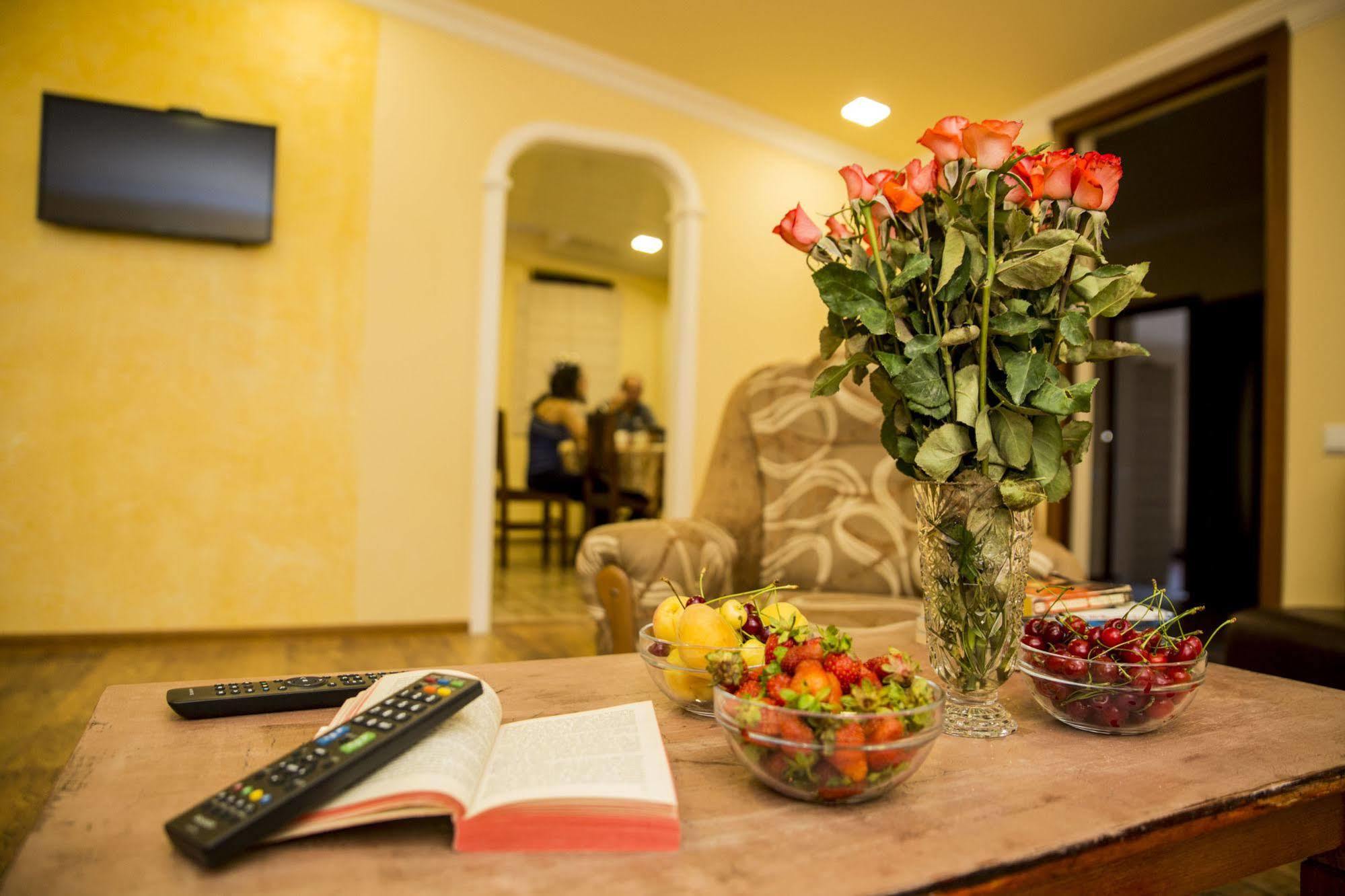 Your Hostel Erivan Dış mekan fotoğraf