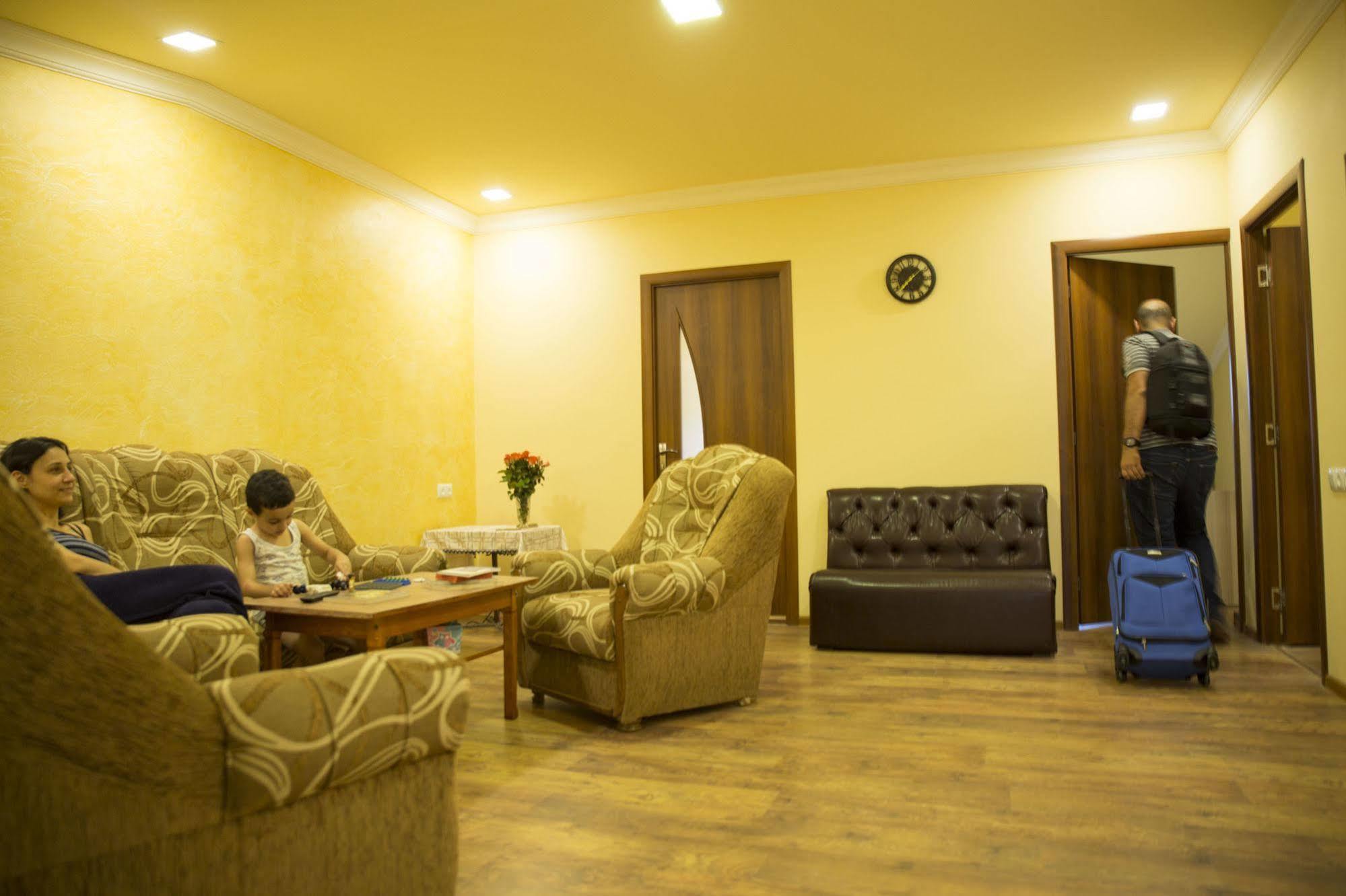 Your Hostel Erivan Dış mekan fotoğraf