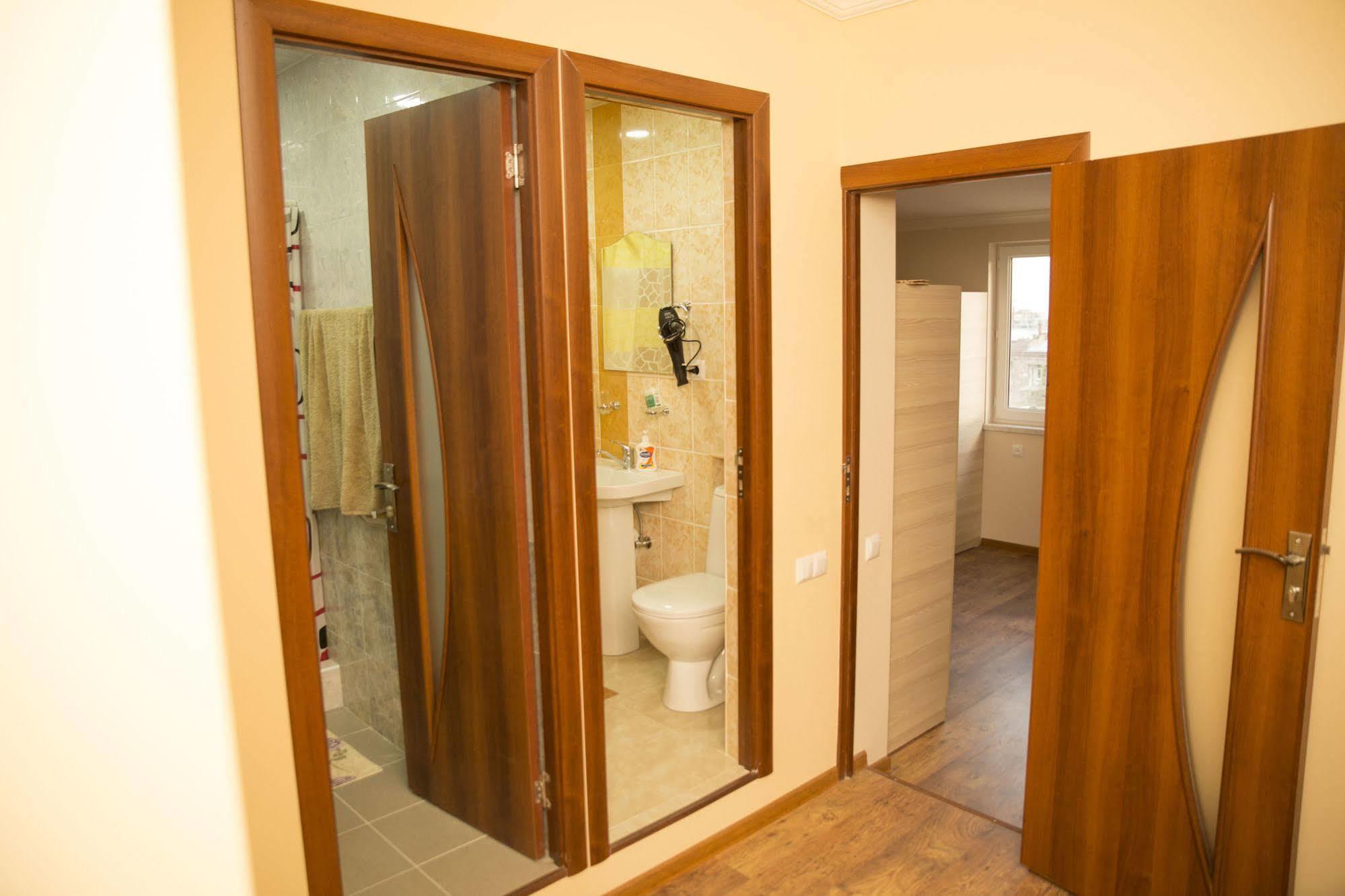 Your Hostel Erivan Dış mekan fotoğraf